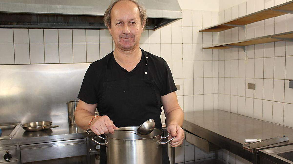 Georg Riepl wird für die Gäste des „Alten Brauhauses“ aufkochen 