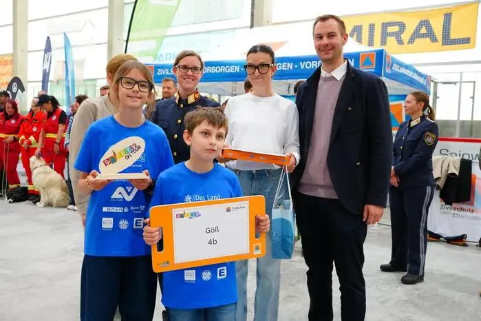 „Das Niveau an Wissen und Geschick war auch in diesem Jahr sehr hoch. Wir sind irrsinnig stolz darauf, dass in diesem Jahr 224 Klassen mit rund 3.900 Schülern der 3. und 4. Volksschulklassen an der Safety-Tour in der Steiermark teilgenommen haben und sich somit Sicherheitsexperten nennen dürfen“, freuten sich die Verantwortlichen.