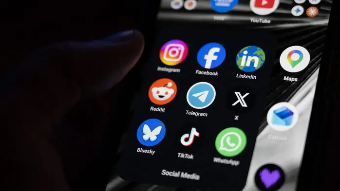 In Frankreich ist das Social-Media-Verbot gescheitert – vorerst zumindest