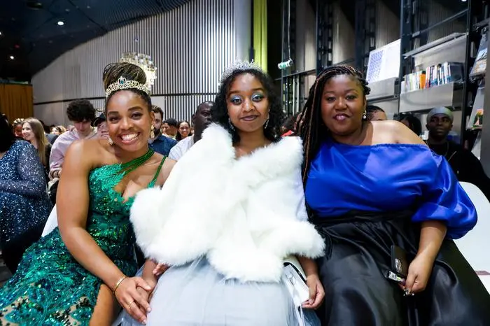 Die Tanaka Gründerinnen Precious Nnebedum, Hannah Ayalon und Precious Oteng. 