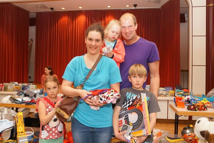 Die große Chance für Sängerin Petra Mayer mit Familie, das richtige Spielzeug für ihre Kinder zu finden.