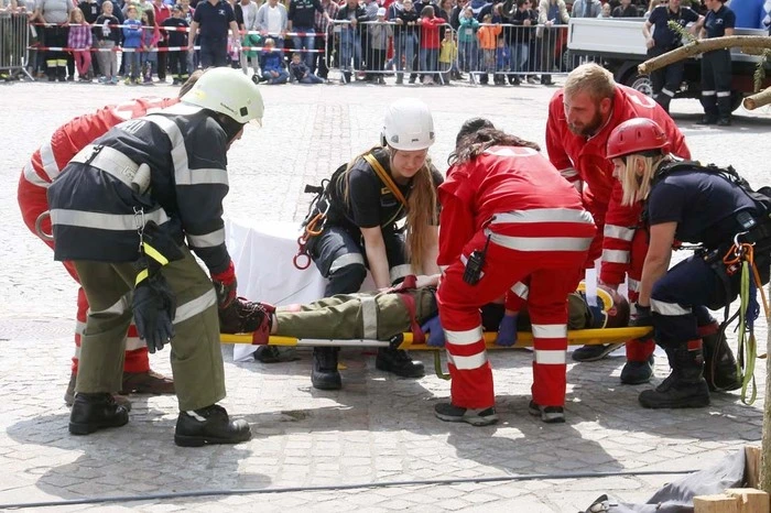 ...gespannt die beeindruckende Leistungsschau der Stadtfeuerwehr Fürstenfeld...