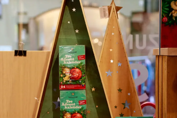 Abwarten, Tee trinken - jeden Tage einen im Adventkalender von "Sonnentor"