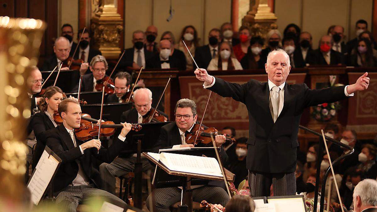 Im Vorjahr dirigierte er noch das Neujahrskonzert, nun tritt Daniel Barenboim zurück
