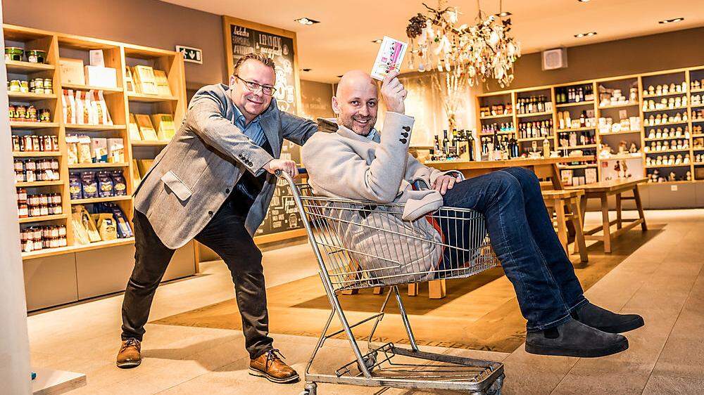 Webwerk-Chef Günther Steinwender und Edelgreißler Herwig Ertl haben gemeinsam den Web-Shop für das Gailtaler Genussgeschäft umgesetzt