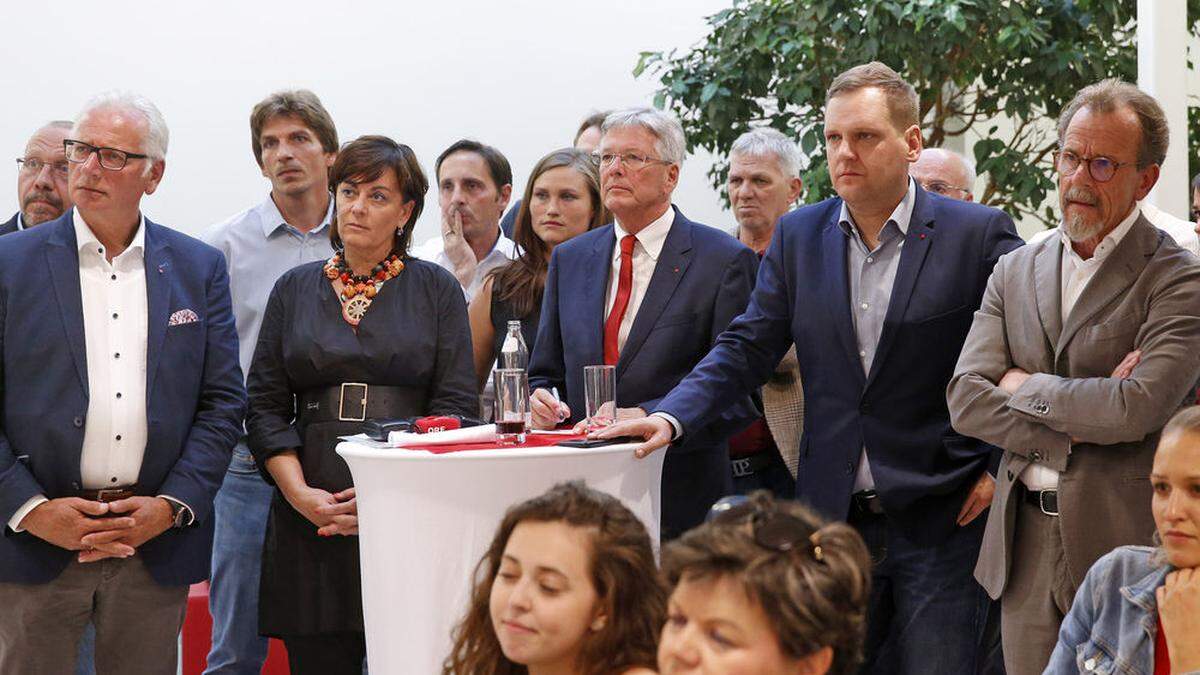 Ernste Gesichter bei der SPÖ