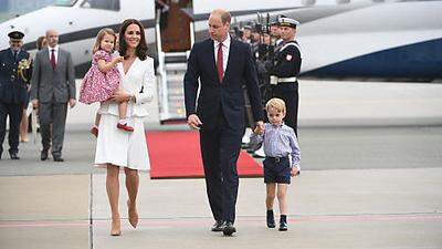 Herzogin Kate mit Prinz William und den Kindern George und Charlotte