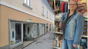 Gabriele Monsberger arbeitet im Sozialmarkt in Wolfsberg und hat ein offenes Ohr für die Kunden 