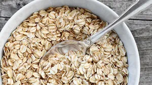 Das Mädchen bekam Obst, Haferflocken, Kartoffeln, Reis, Tofu, Brot, Erdnussbutter und Reismilch