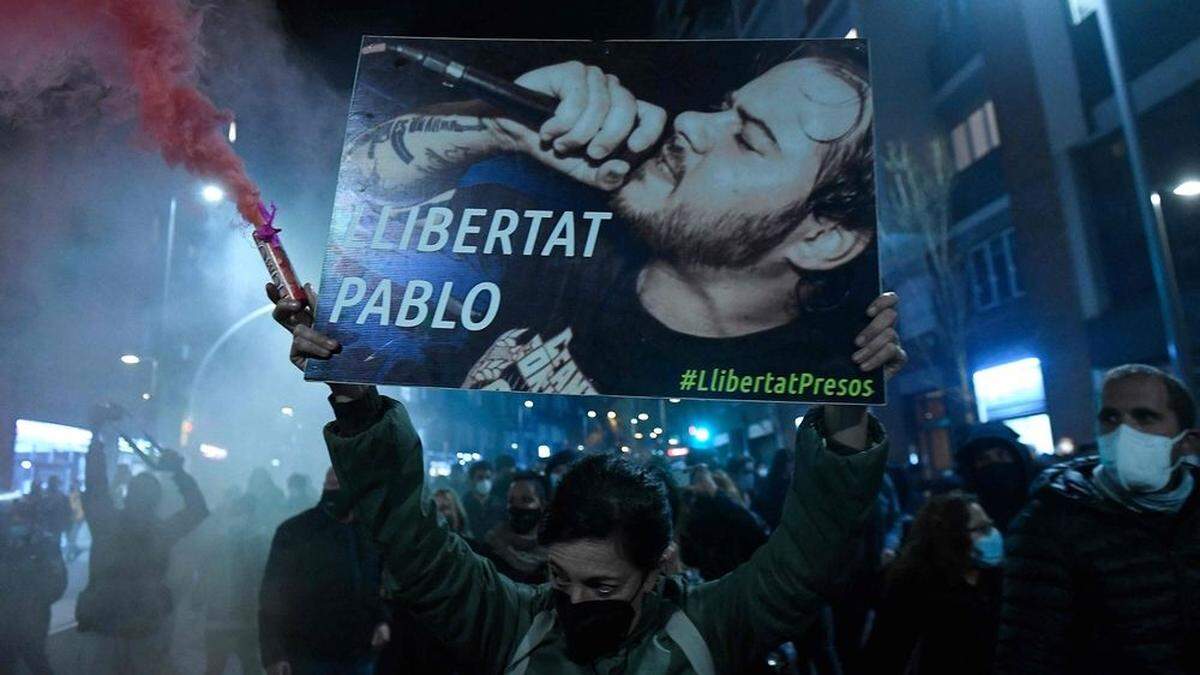 Freiheit für Pablo fordern die Demonstranten 