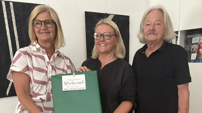 Bürgermeisterin Susanne Kaltenegger bei der offiziellen Unternehmensübergabe von Meinhard Neugebauer an seine Tochter Ute Neugebauer