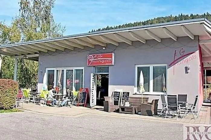 Komplett eingerichtetes Bistro mit Terrasse, Garten und Parkplätze in Ledenitzen, 153 Quadratmeter. Kontakt: RVC Immobilien.