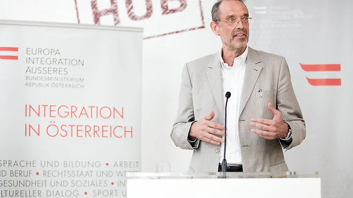 Heinz Faßmann: "Einmalig ist ein Jahr mit so vielen Flüchtlingen verkraftbar"
