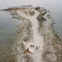 Viele Mauern der Burg sind schon im Meer versunken