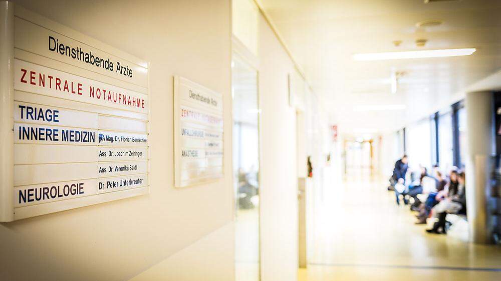 Der leicht verletzte Pensionist wurde im Klinikum Klagenfurt stationär aufgenommen
