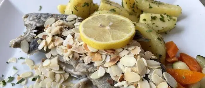 Der Fisch kommt frisch auf den Tisch