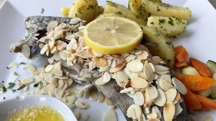 Der Fisch kommt frisch auf den Tisch