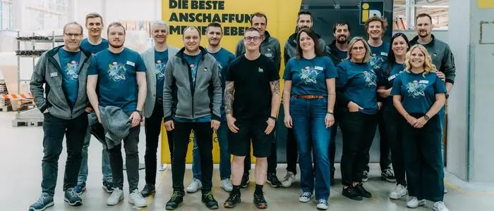 Das Team um iDM-Geschäftsführer Christoph Bacher (Vierter von links) konnte viele Besucherinnen und Besucher begrüßen