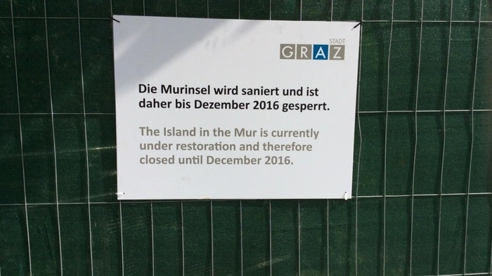 Die Stege sind derzeit gesperrt, das Eiland wird um eine Million Euro saniert.