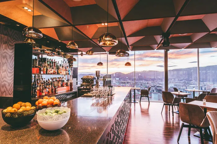 So wurde in erster Linie die Skybar komplett umgebaut.