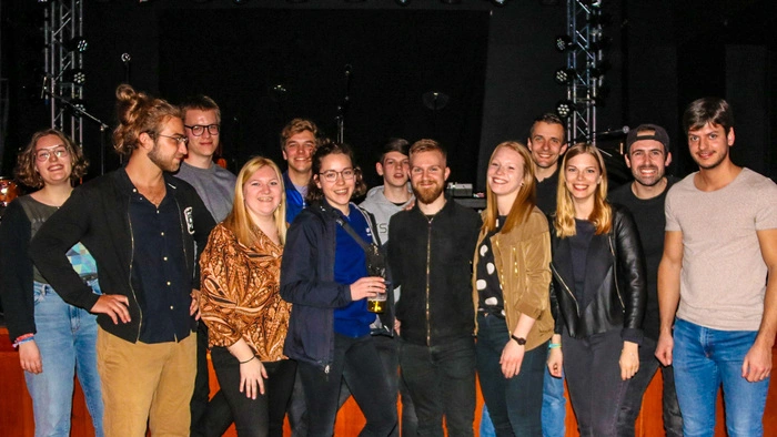 Das Konzert ist allen Studenten des Vereines, die in Wien, Graz oder Klagenfurt leben, gewidmet. Igor Trap stellt das Programm mit einem Team zusammen.