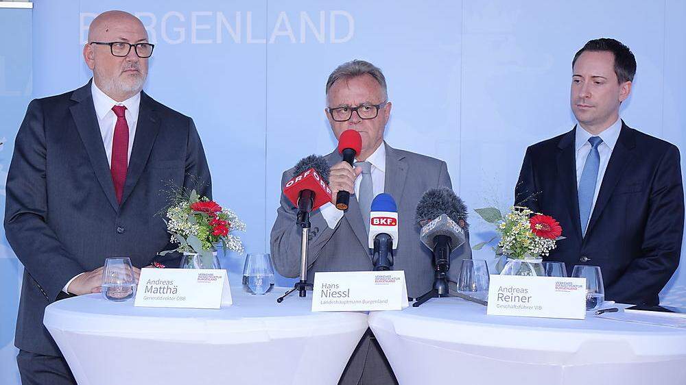  Andreas Matthä, Vorstandsvorsitzender der ÖBB, Landeshauptmann Hans Niessl und Andreas Reiner, Geschäftsführer der Verkehrsinfrastruktur Burgenland 