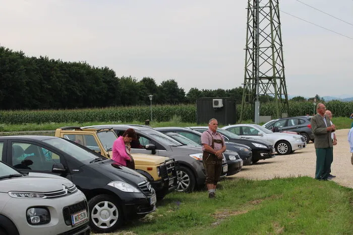 Klicken Sie sich durch die Bilder der verschiedensten Fahrzeuge, die an der diesjährigen Fahrzeugsegung teilnahmen.