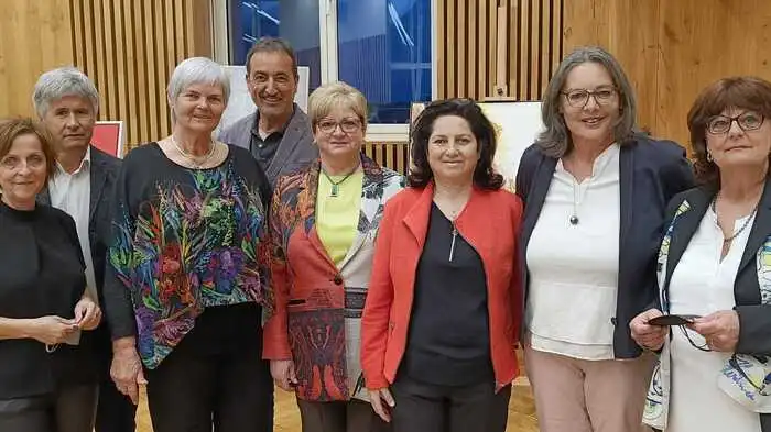 75 Künstlerinnen und Künstler aus der Region stellten Bilder, Skulpturen & Keramik-Arbeiten als Spende zu Verfügung