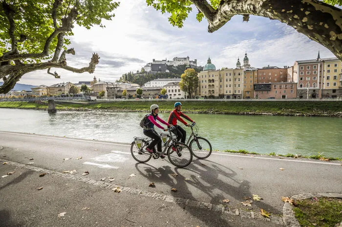 Mehrer Fahradverleih-Stellen in der Innenstadt setzen mittlerweile auch auf E-Bikes.