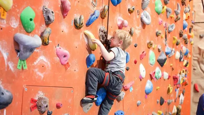 Ein spezielles Angebot gab es dabei auch für Menschen mit Beeinträchtigungen, mithilfe des Naturfreunde-Paraclimbing-Teams. 