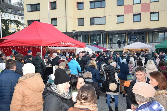 Reges Treiben am Christkindlmarkt