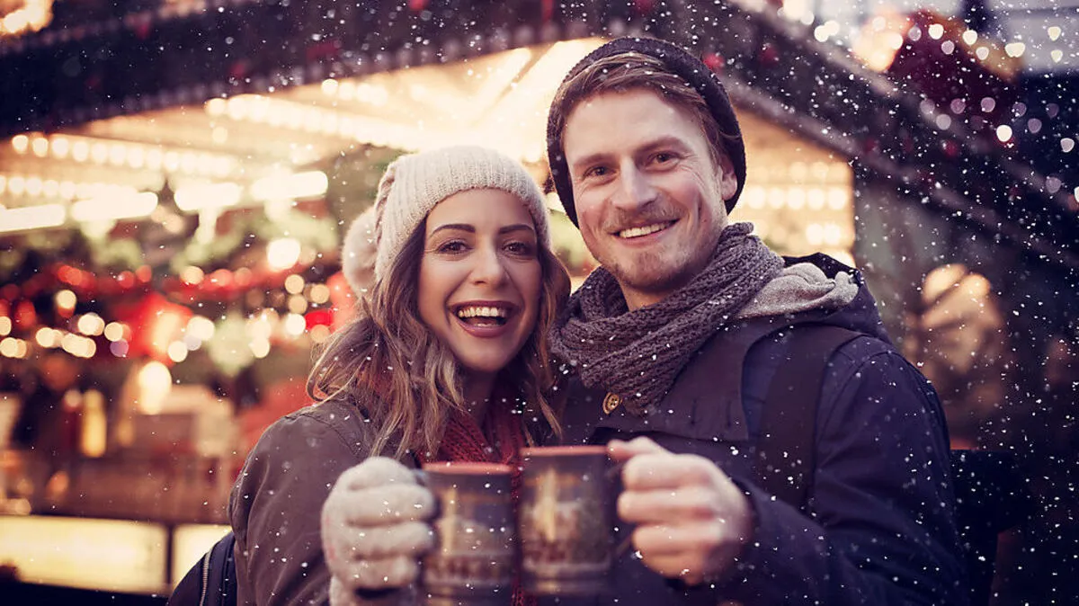 Durch die Weihnachtsmärkten und weihnachtliche Dekoration zeigen sich viele Städte von einer ganz anderen Seite 