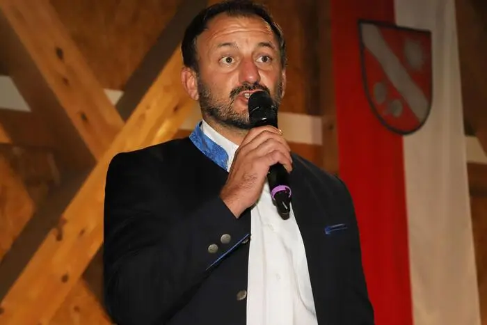 Begrüßung durch den Obmann Patrick Fresenberger vom Verein Forum St. Urban. 