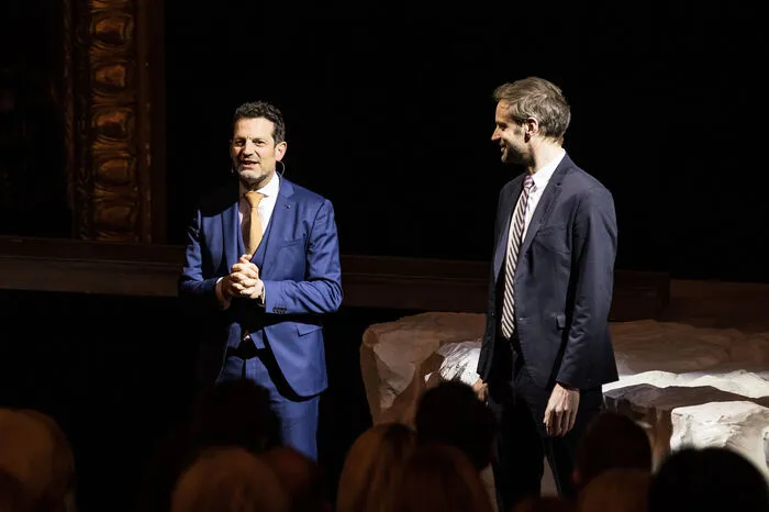 Stadttheater-Intendant Aron Stiehl und Kleine-Chefedakteur Wolfgang Fercher begrüßten gemeinsam das Publikum.