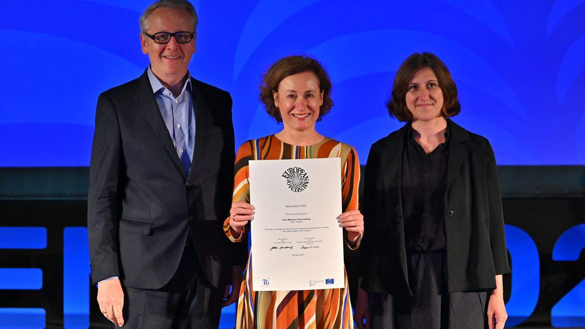 Otto Hochreiter, Sibylle Dienesch und Martina Zerovnik bei der Preisverleihung