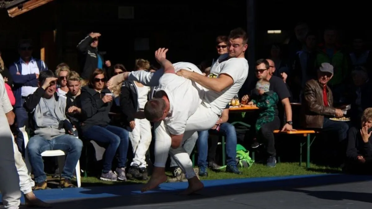 Hogmoarsieger und Ländermeister Philip Holzer