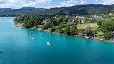 Auf der Roseneck-Halbinsel in Pörtschach wechselte eine Liegenschaft um zehn Millionen Euro den Besitzer