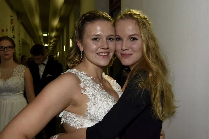 Unter dem Motto "Matura de Janeiro - mit Rhytmus in die Zukunft" feierten die Schüler der beiden Maturaklassen eine rauschende Ballnacht, den Rhythmus steuerte die Band "Die Tanzspielerei" bei