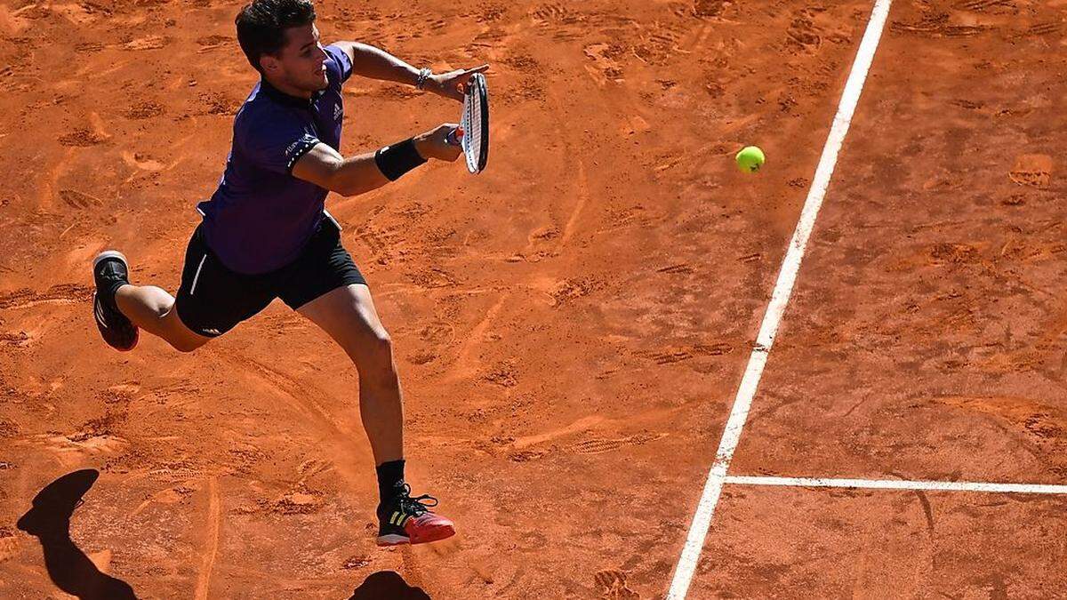 Dominic Thiem schlägt Roger Federer im Viertelfinal-Schlager