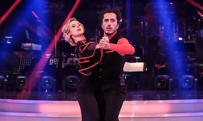 Omar Khir Alanam mit Profi Kati Kallus beim Tango