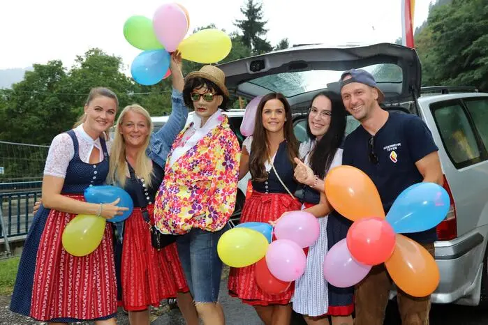 Hurra, der Feuerwehrmann Bernhard ist wieder da!