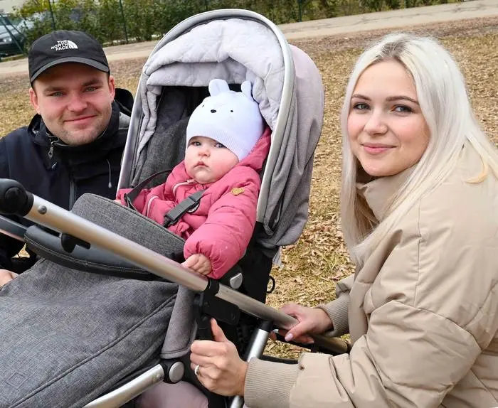 Die kleine Ewa (mitte) kam mit einem Herzfehler auf die Welt 