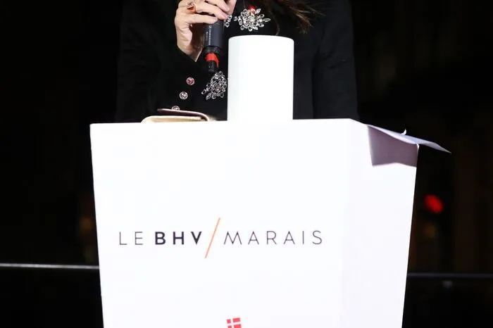 Prinzessin Marie von Dänemark stand Patin für die feierliche Illuminierung im BHV Marais - eines der ältesten Kaufhäuser im Herzen von Paris.