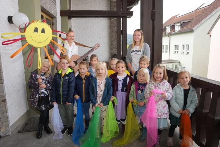 Die Kindergartegruppe mit Ramona Korber und Barbara Mettnitzer gestalteten auch einen Beitrag zur Feier.