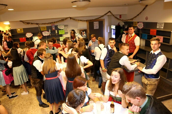 Das sah man am Wochenende beim Bezirks-Landjugendball im Kulturhaus von Althofen. 
