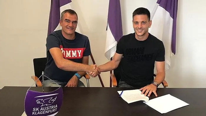 Austria-Trainer Robert Micheu mit Neuzugang Darijo Pecirep