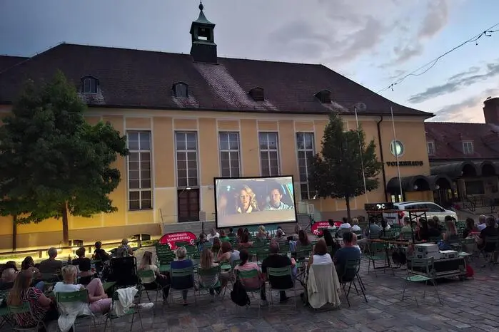 Gezeigt wurde die Romantikkomödie „Harry und Sally“, die das Publikum mit New Yorker Charme begeisterte.