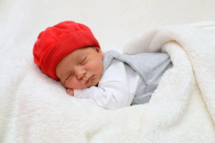 Felix heißt diese kleine Schlafmütze, der junge Mann macht seit 20. Mai das Glück von Silke Lambauer und Michael Reiter komplett. Bei seiner Ankunft im LKH Feldbach war Felix 3700Gramm schwer und 54 Zentimeter groß. Seine Wiege steht inLeibnitz.
