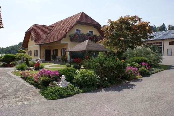 Vier Floras für die Erbewegung Schober, Frau Margaretha Schober, Sankt Bartholomä