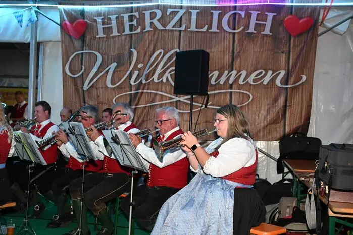 Den musikalischen Auftakt gestaltete die Trachtenkapelle Patergassen unter Obfrau Carina Hinteregger und Kapellmeister Lukas Ragoßnig.